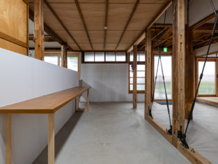 {{brizy_dc_image_alt imageSrc=